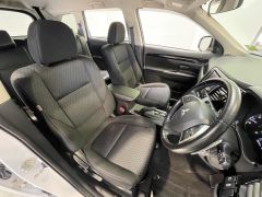 Photo of the vehicle Mitsubishi Outlander