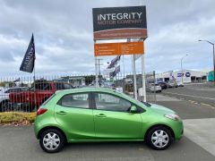 Photo of the vehicle Mazda Demio