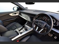 Photo of the vehicle Audi Q8