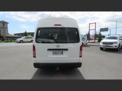 Photo of the vehicle Toyota HiAce