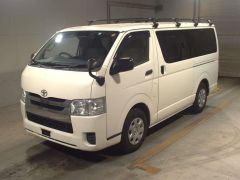 Photo of the vehicle Toyota HiAce