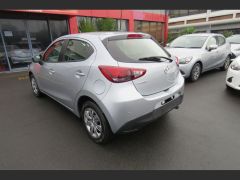 Photo of the vehicle Mazda Demio