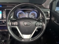 Photo of the vehicle Toyota Highlander