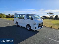 Photo of the vehicle Toyota HiAce