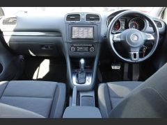 Photo of the vehicle Volkswagen Golf