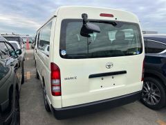 Photo of the vehicle Toyota HiAce