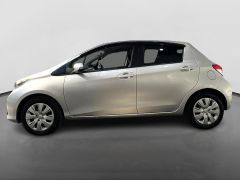 Photo of the vehicle Toyota Vitz