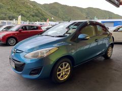 Photo of the vehicle Mazda Demio