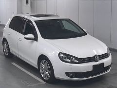 Photo of the vehicle Volkswagen Golf