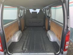 Photo of the vehicle Toyota HiAce