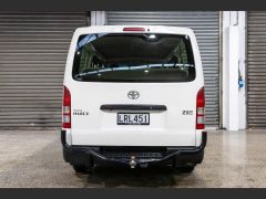 Photo of the vehicle Toyota HiAce