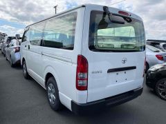 Photo of the vehicle Toyota HiAce