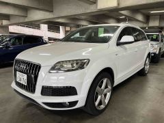 Photo of the vehicle Audi Q7