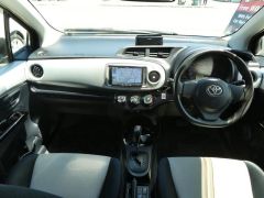 Photo of the vehicle Toyota Vitz