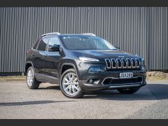 Photo of the vehicle Jeep Cherokee