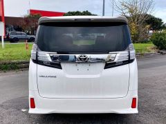 Photo of the vehicle Toyota Vellfire