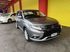 Photo of the vehicle Mitsubishi Outlander