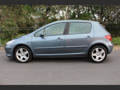 Photo of the vehicle Peugeot 307