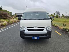 Photo of the vehicle Toyota HiAce