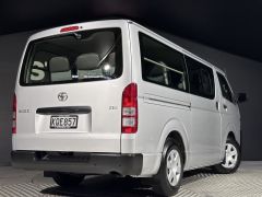 Photo of the vehicle Toyota HiAce