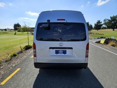 Photo of the vehicle Toyota HiAce