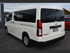 Photo of the vehicle Toyota HiAce