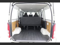 Photo of the vehicle Toyota HiAce