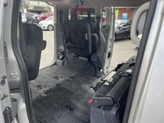 Photo of the vehicle Nissan NV200