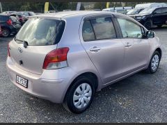 Photo of the vehicle Toyota Vitz