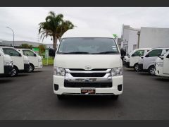 Photo of the vehicle Toyota HiAce