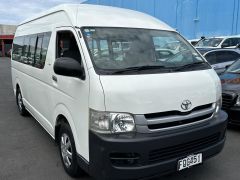 Photo of the vehicle Toyota HiAce