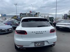 Photo of the vehicle Porsche Macan