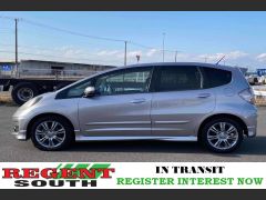 Photo of the vehicle Honda Fit