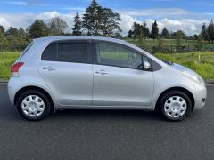 Photo of the vehicle Toyota Vitz