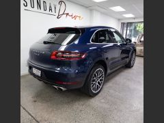 Photo of the vehicle Porsche Macan