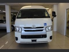 Photo of the vehicle Toyota HiAce