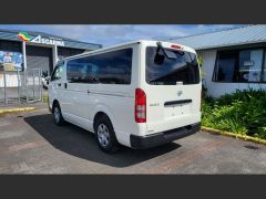 Photo of the vehicle Toyota HiAce