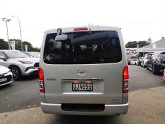 Photo of the vehicle Toyota HiAce