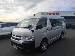 Photo of the vehicle Toyota HiAce