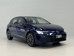 Photo of the vehicle Volkswagen Golf