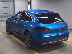 Photo of the vehicle Porsche Macan