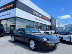 Photo of the vehicle Porsche 928