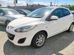 Photo of the vehicle Mazda Demio