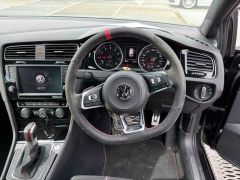 Photo of the vehicle Volkswagen Golf GTI