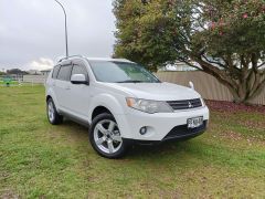 Photo of the vehicle Mitsubishi Outlander