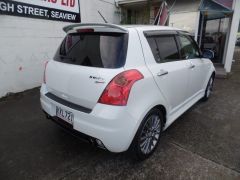 Photo of the vehicle Suzuki Swift