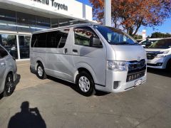 Photo of the vehicle Toyota HiAce