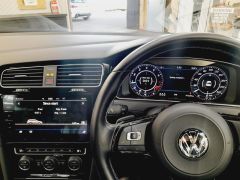 Photo of the vehicle Volkswagen Golf