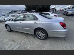 Photo of the vehicle Toyota Crown