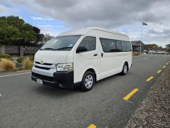 Photo of the vehicle Toyota HiAce